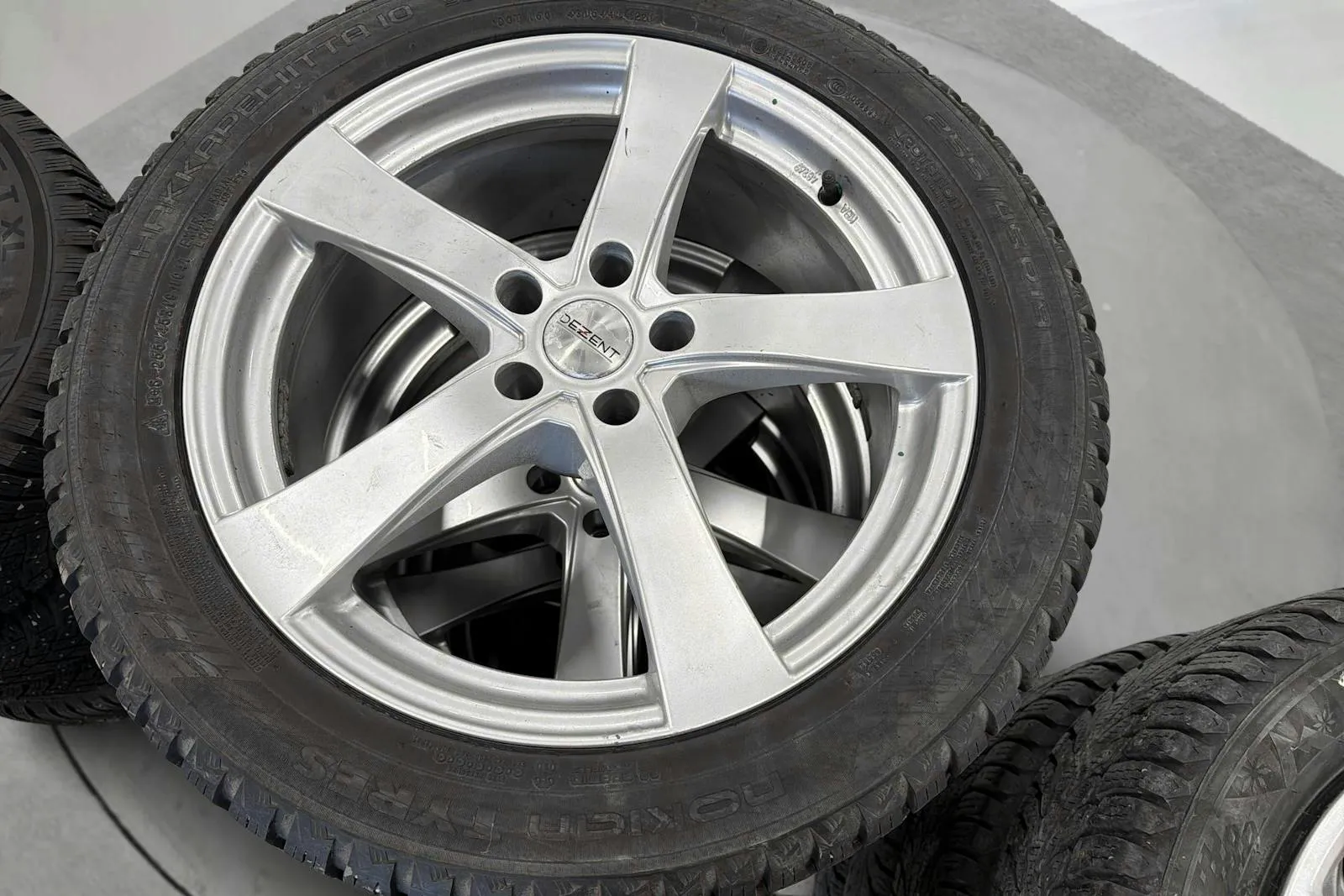 Vehicle image 14