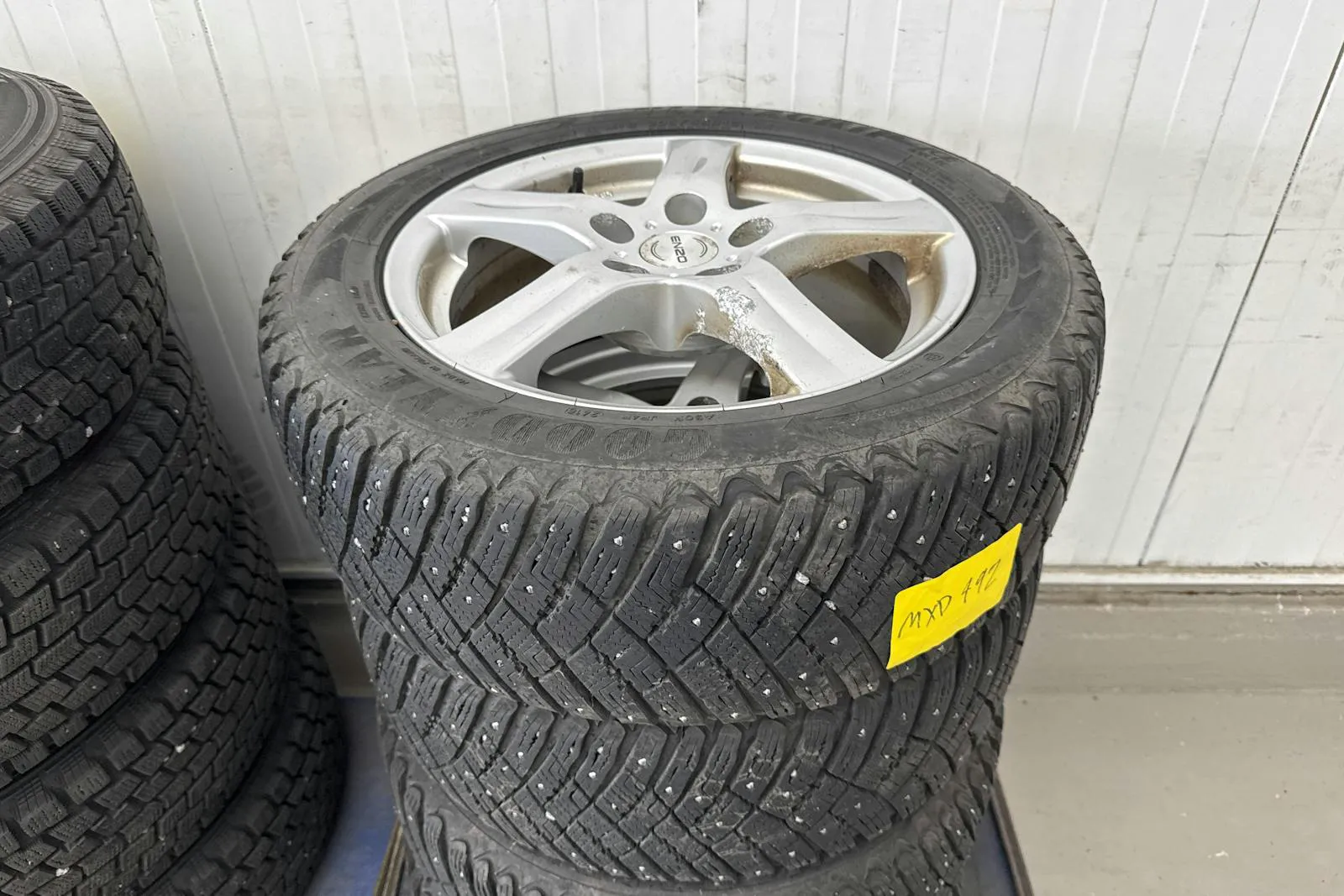 Vehicle image 12