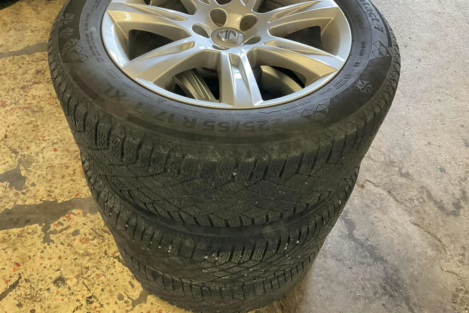 Vehicle image 18