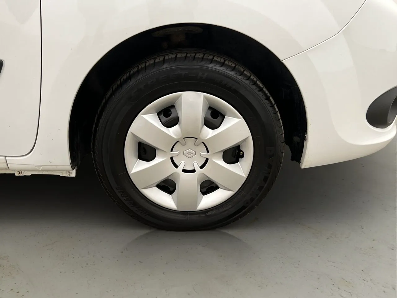 Vehicle image 23