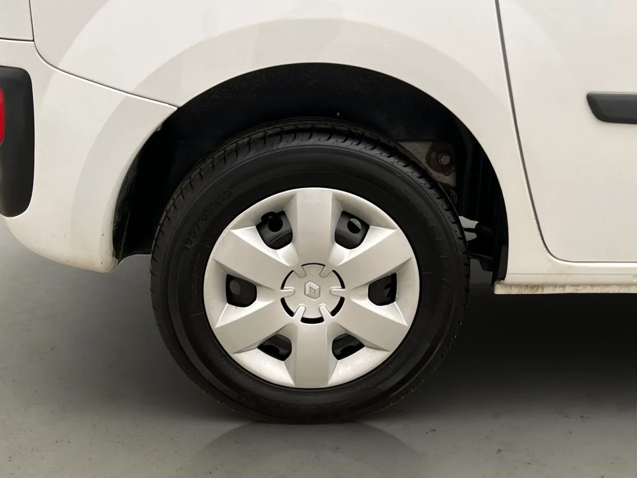 Vehicle image 22