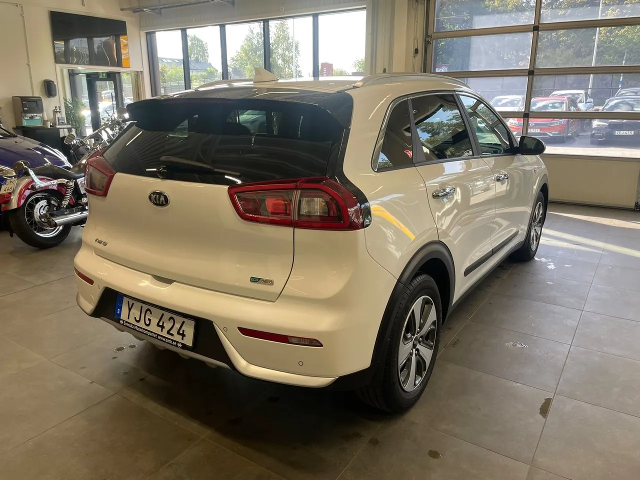 Vehicle image 8