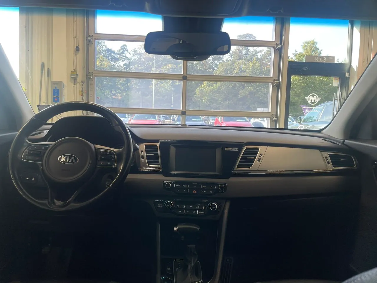 Vehicle image 27