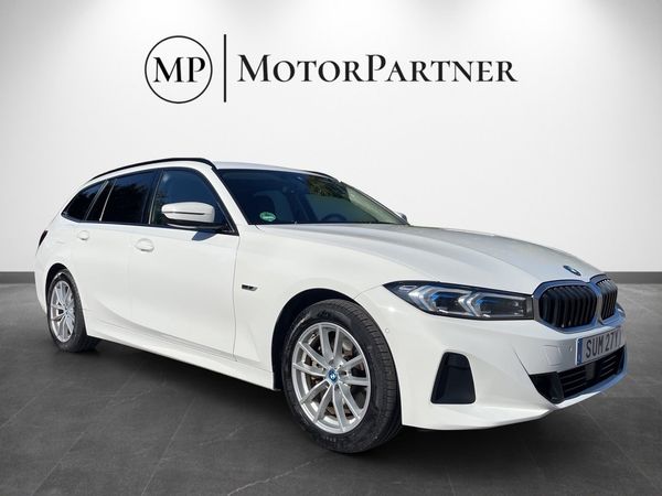 BMW 330 e xDrive Drag HUD Kamera Widescreen Halv-Skinn MOMS - 2023