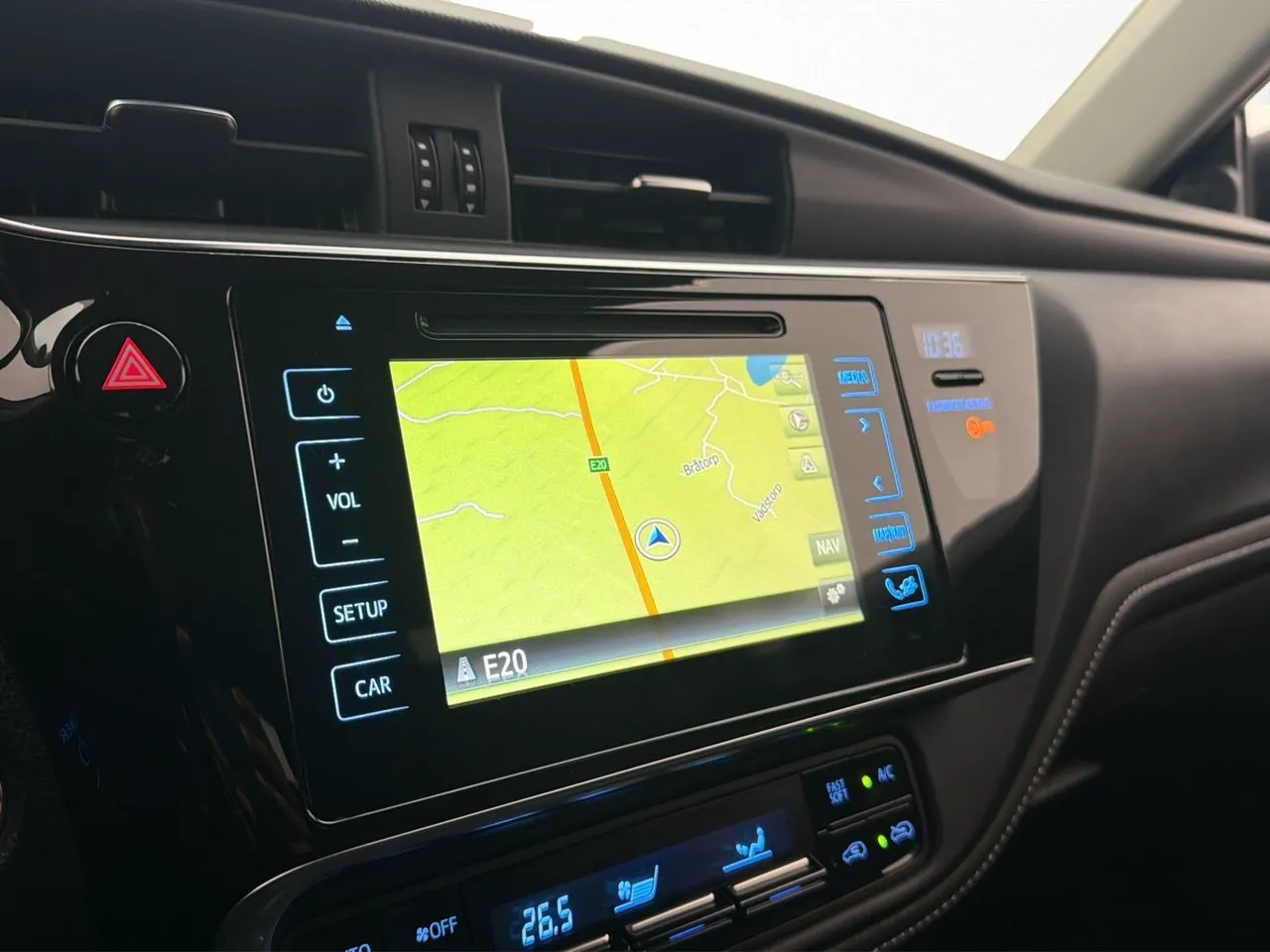 Vehicle image 18