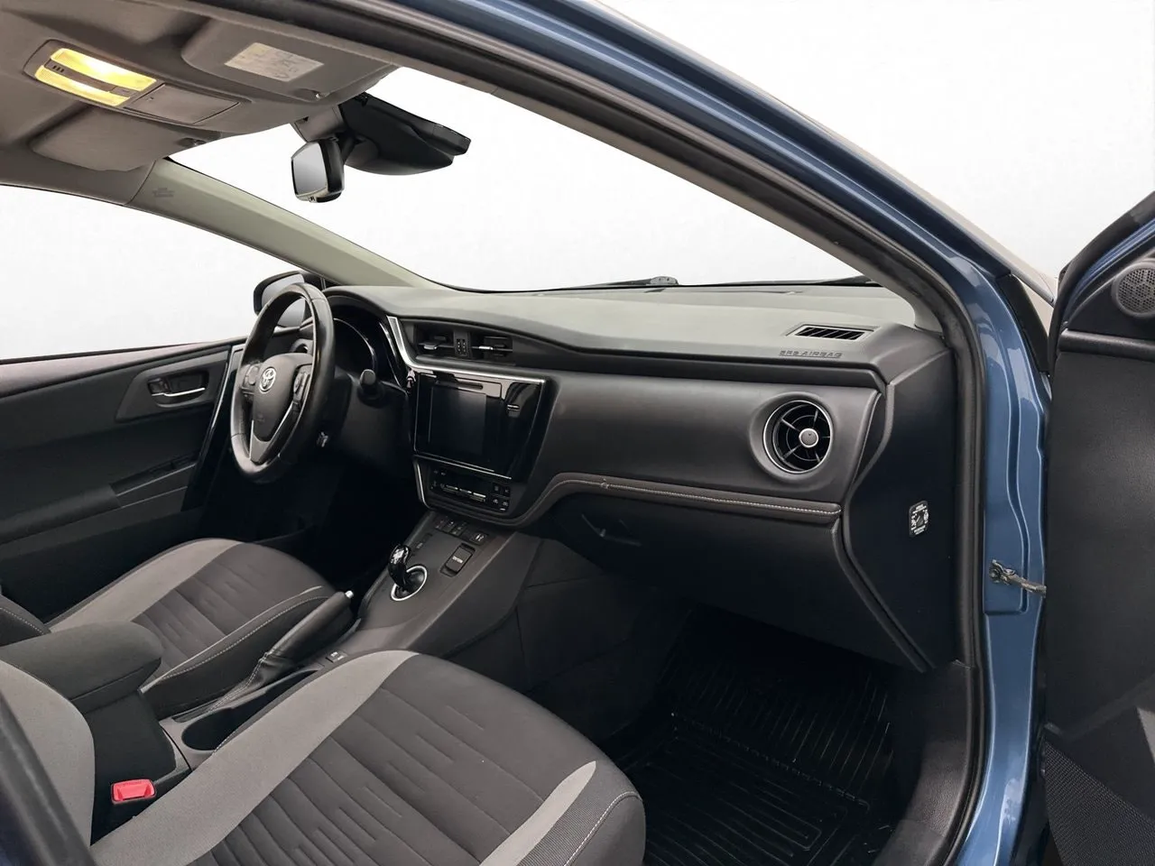 Vehicle image 25