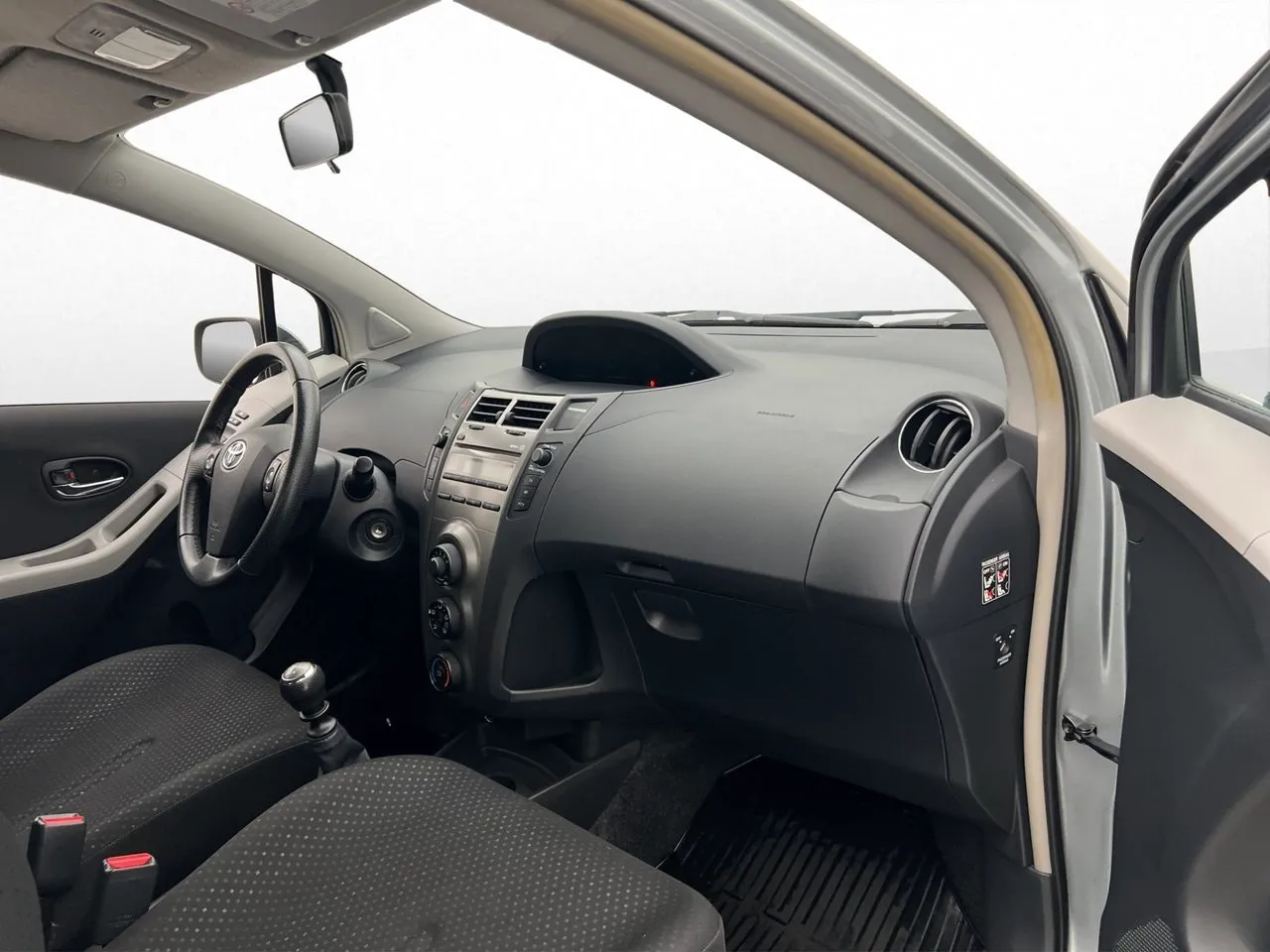 Vehicle image 21