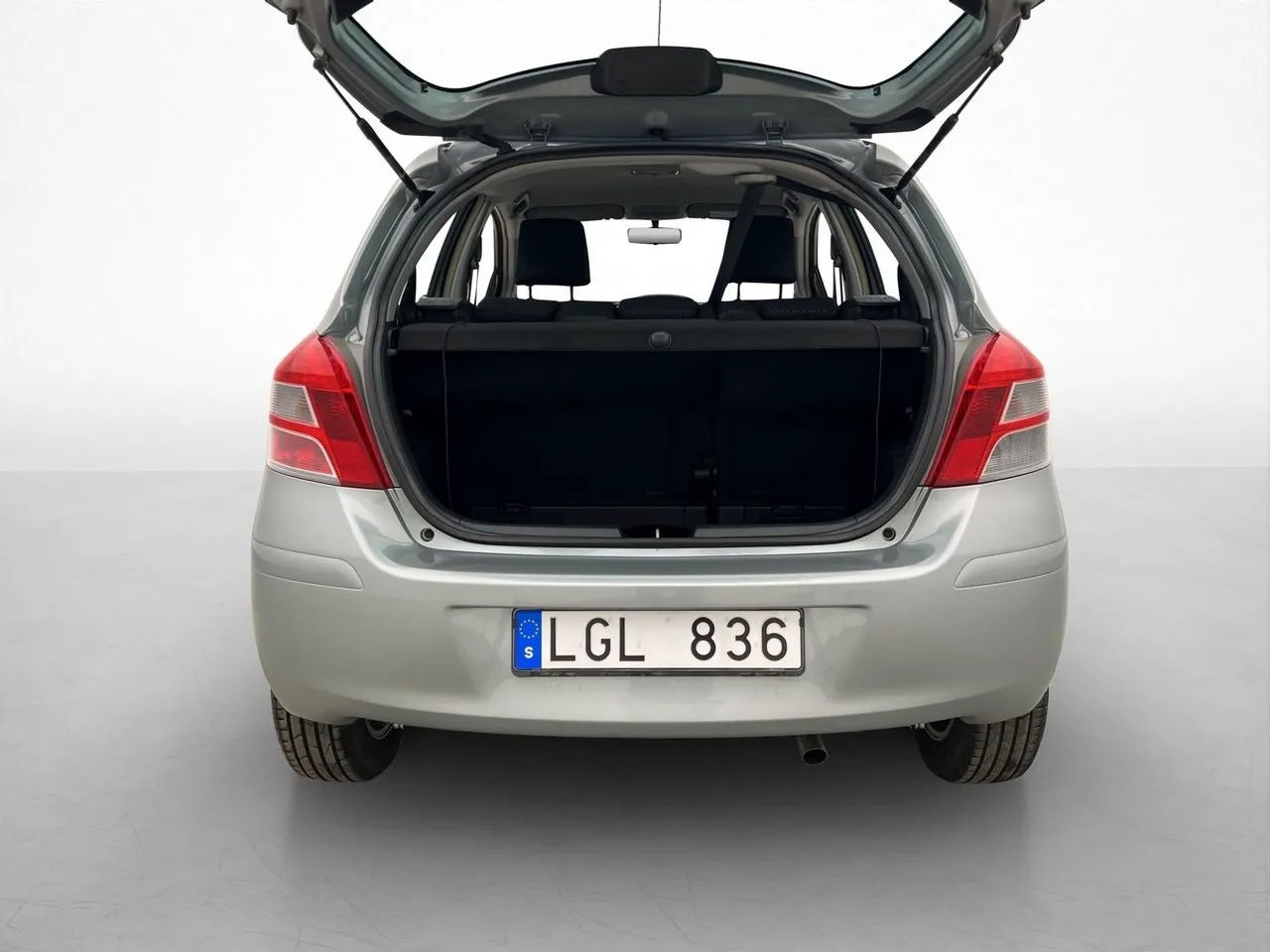 Vehicle image 19