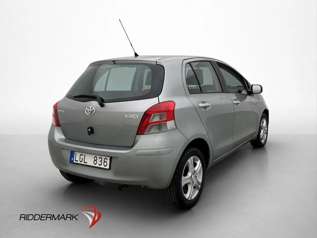 Vehicle image 7