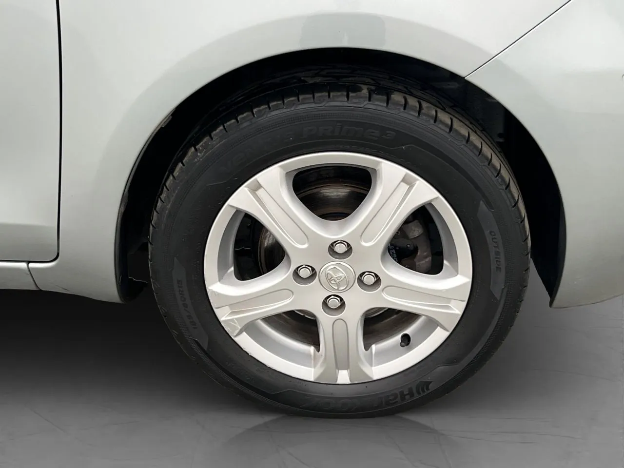 Vehicle image 25