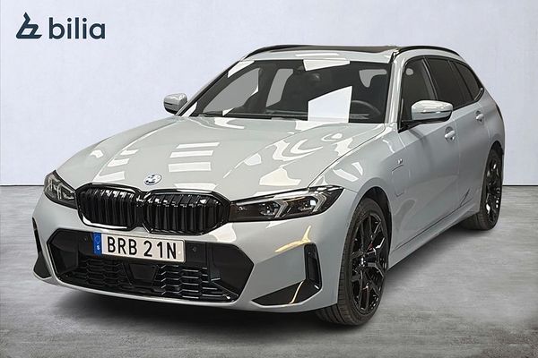 BMW 330 e xDrive Touring/M Sport Pro/M-Sport stolar/Pano/ Se Spec - 2026