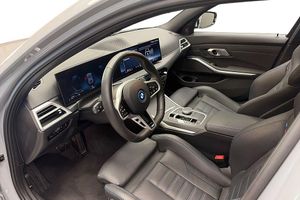 BMW 330 bild 9