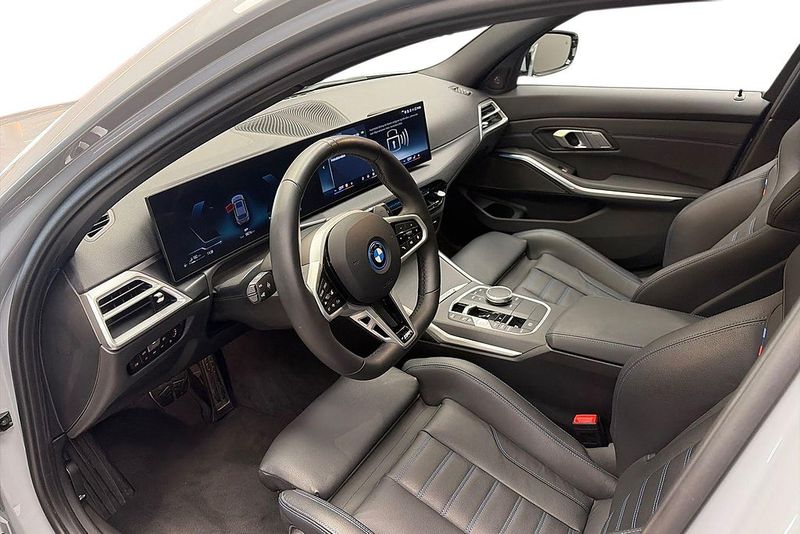 BMW 330 bild 9