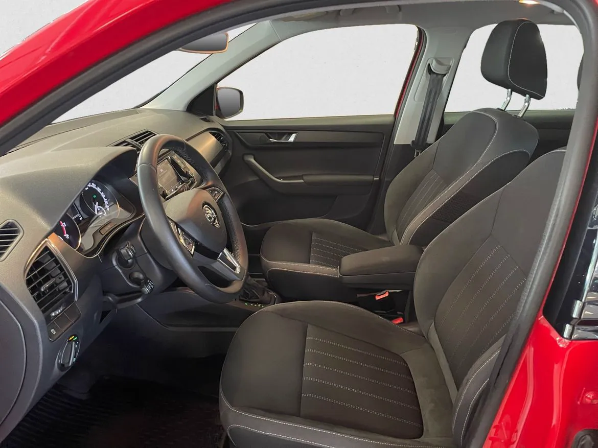 Vehicle image 6