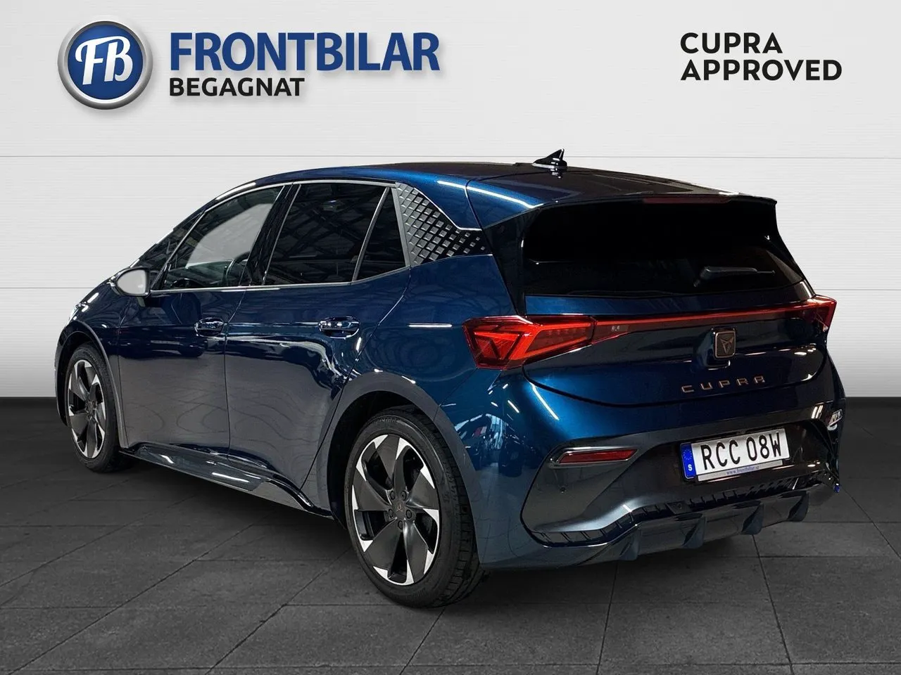 Vehicle image 7