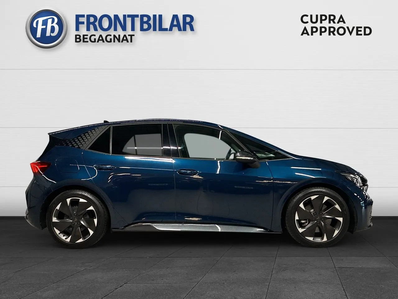 Vehicle image 5