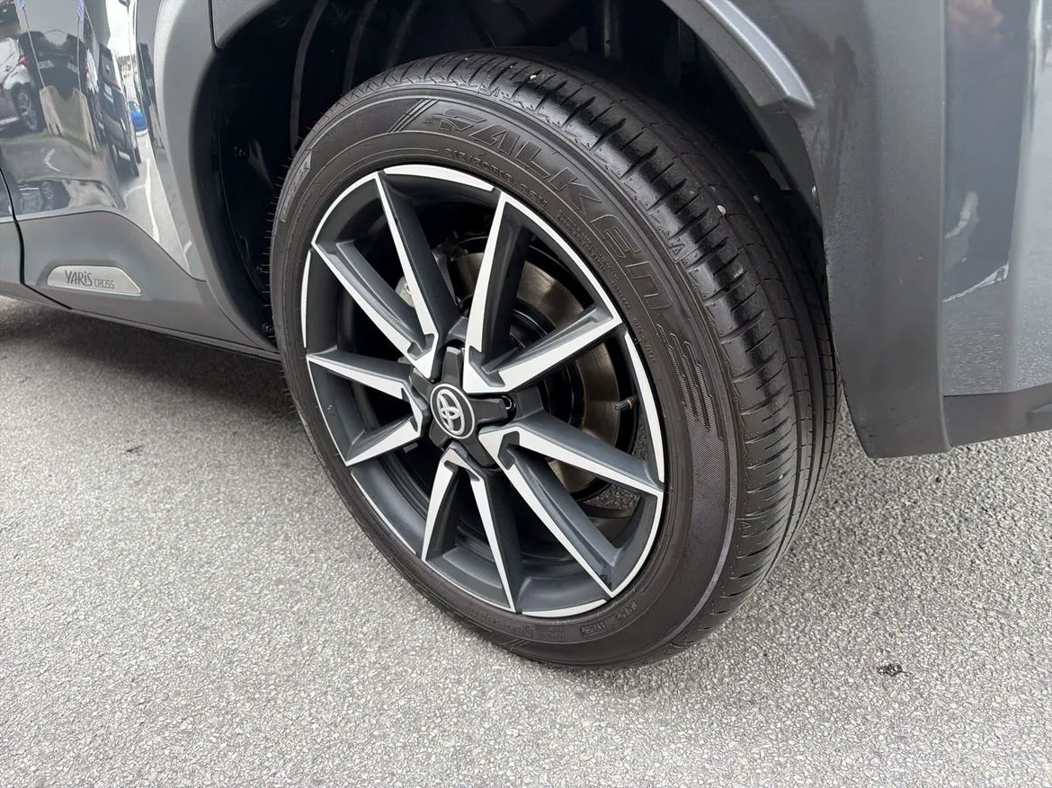 Vehicle image 11