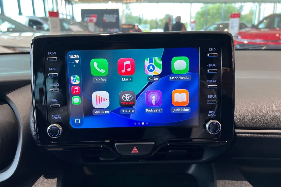 Vehicle image 14