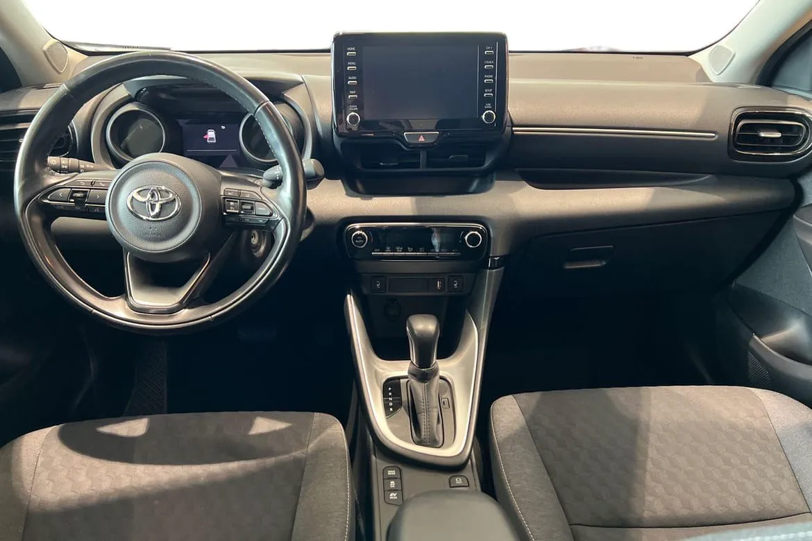 Vehicle image 9