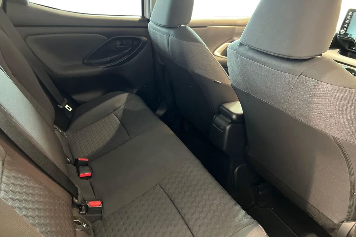 Vehicle image 8