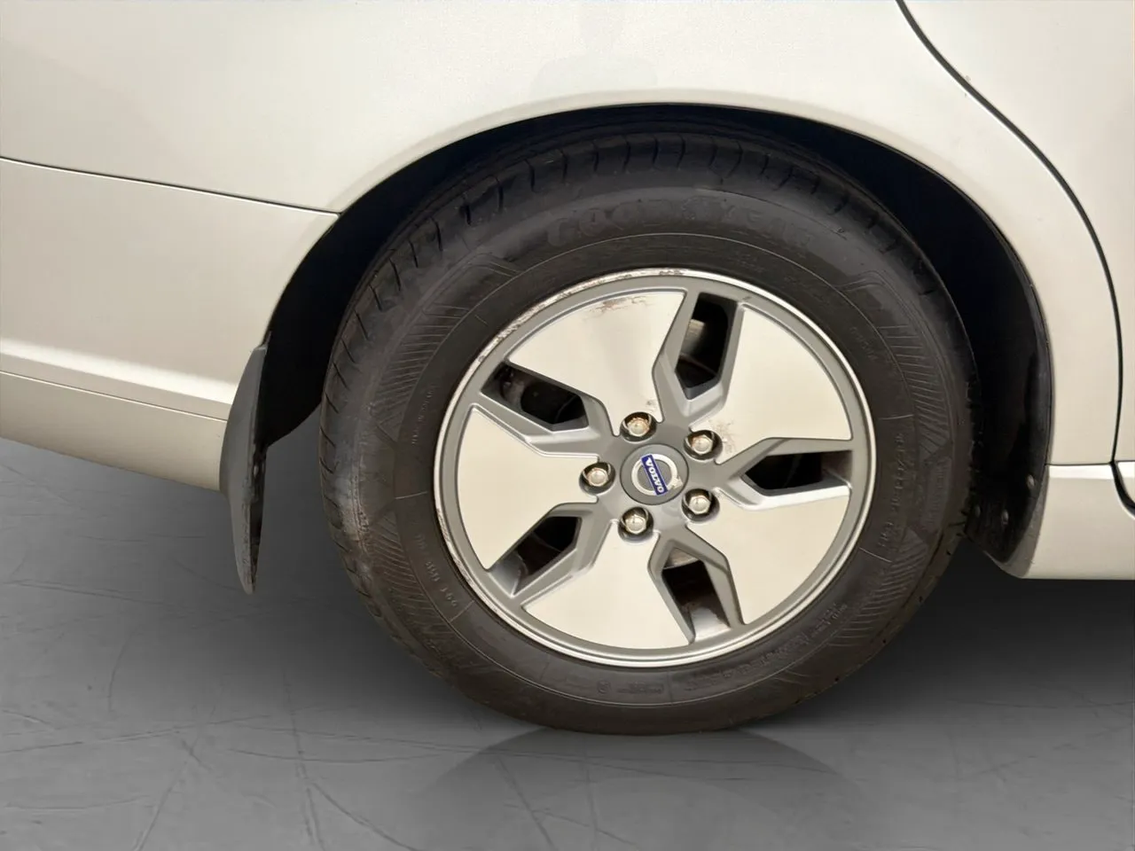 Vehicle image 20