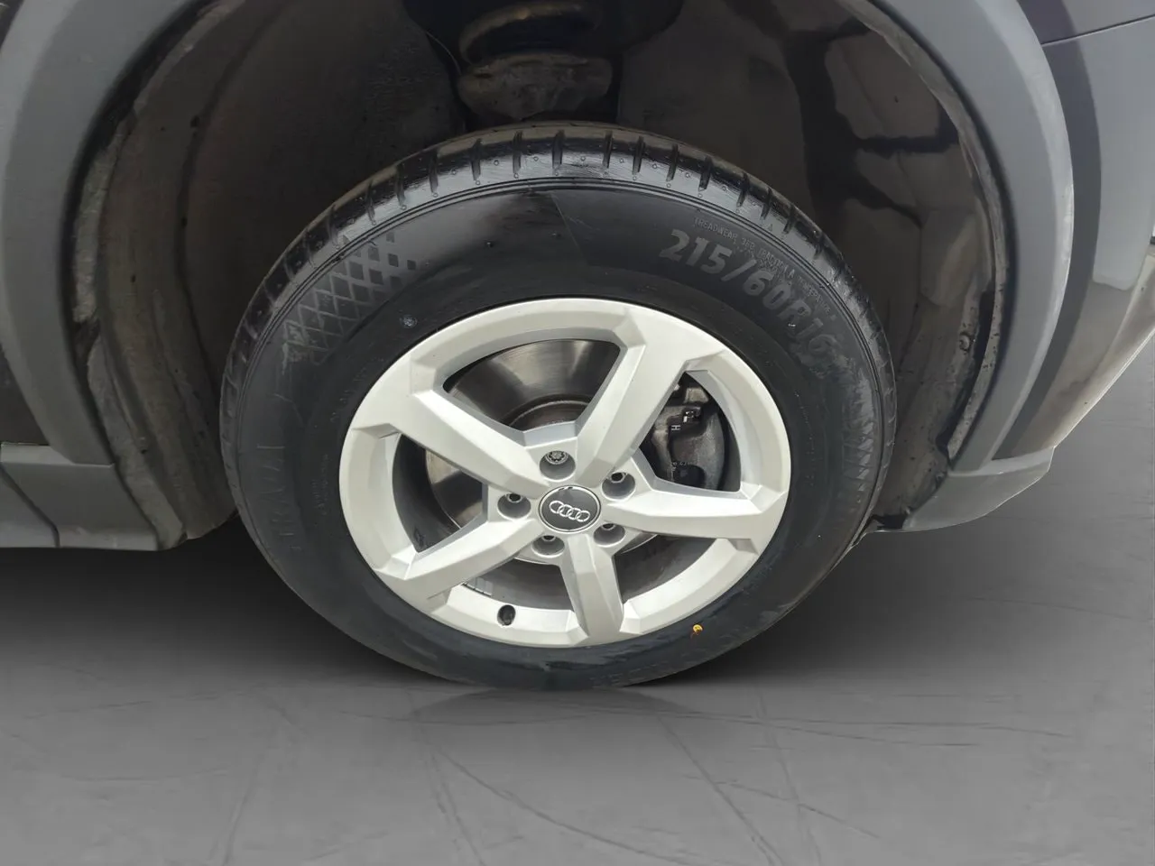 Vehicle image 26