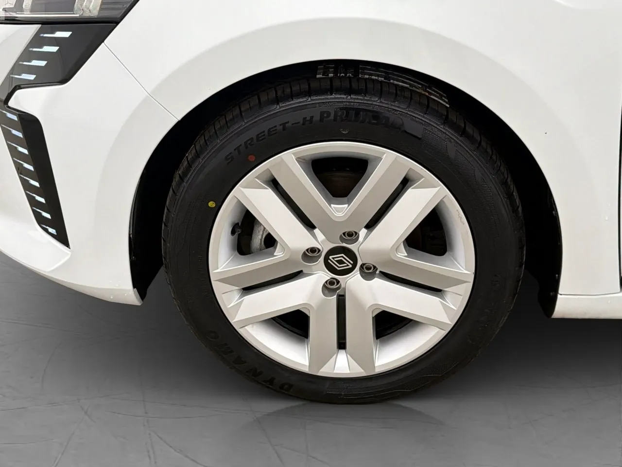 Vehicle image 21