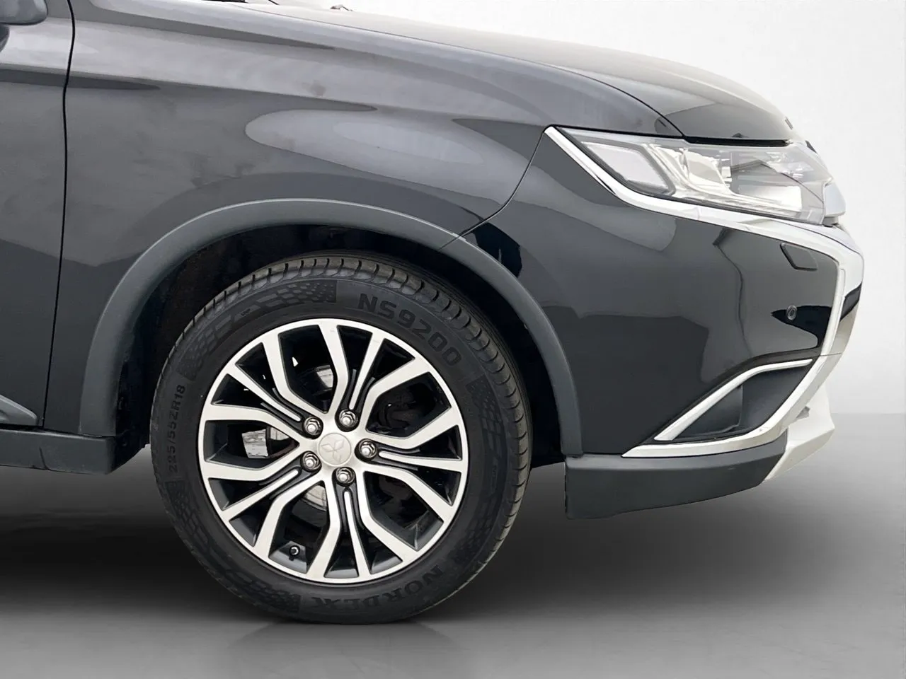 Vehicle image 27