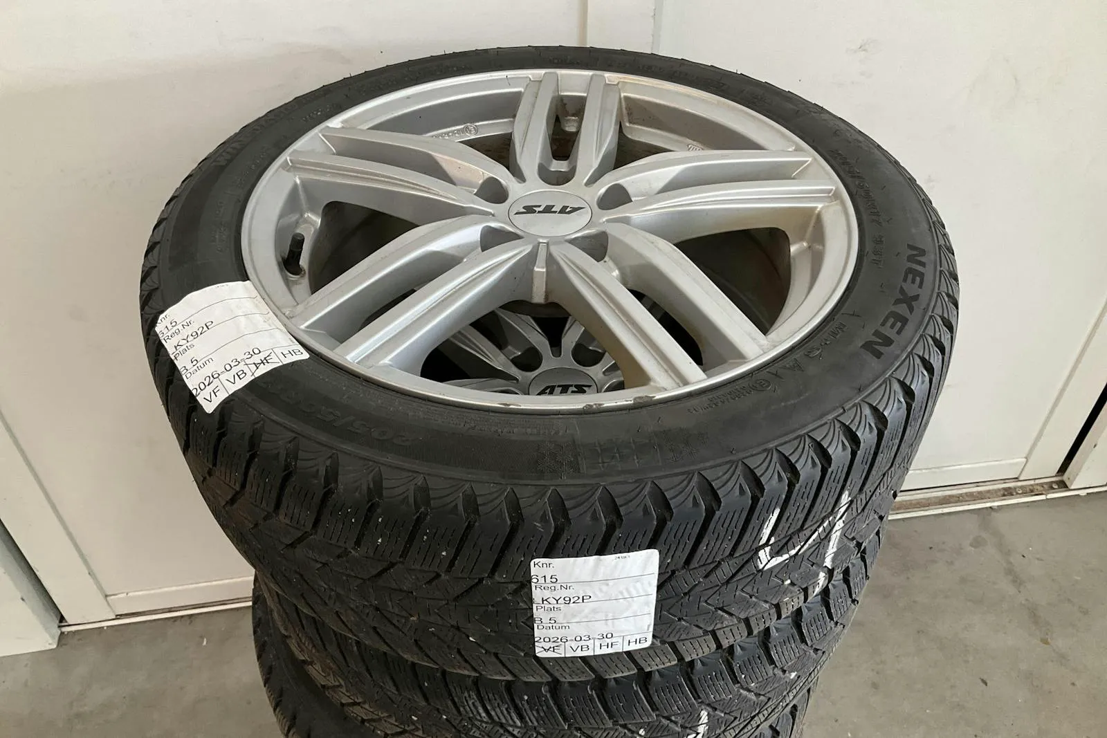 Vehicle image 12