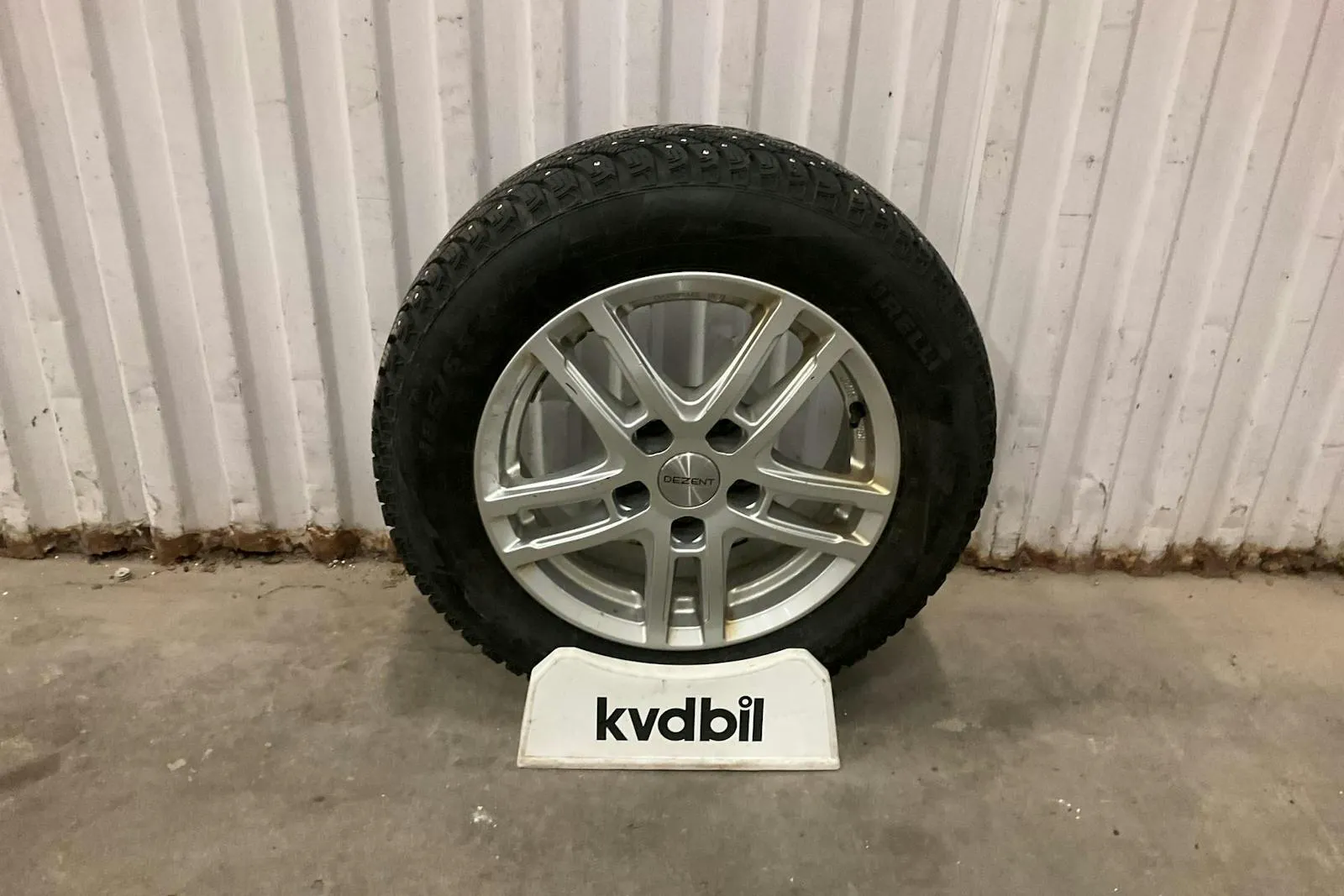 Vehicle image 11