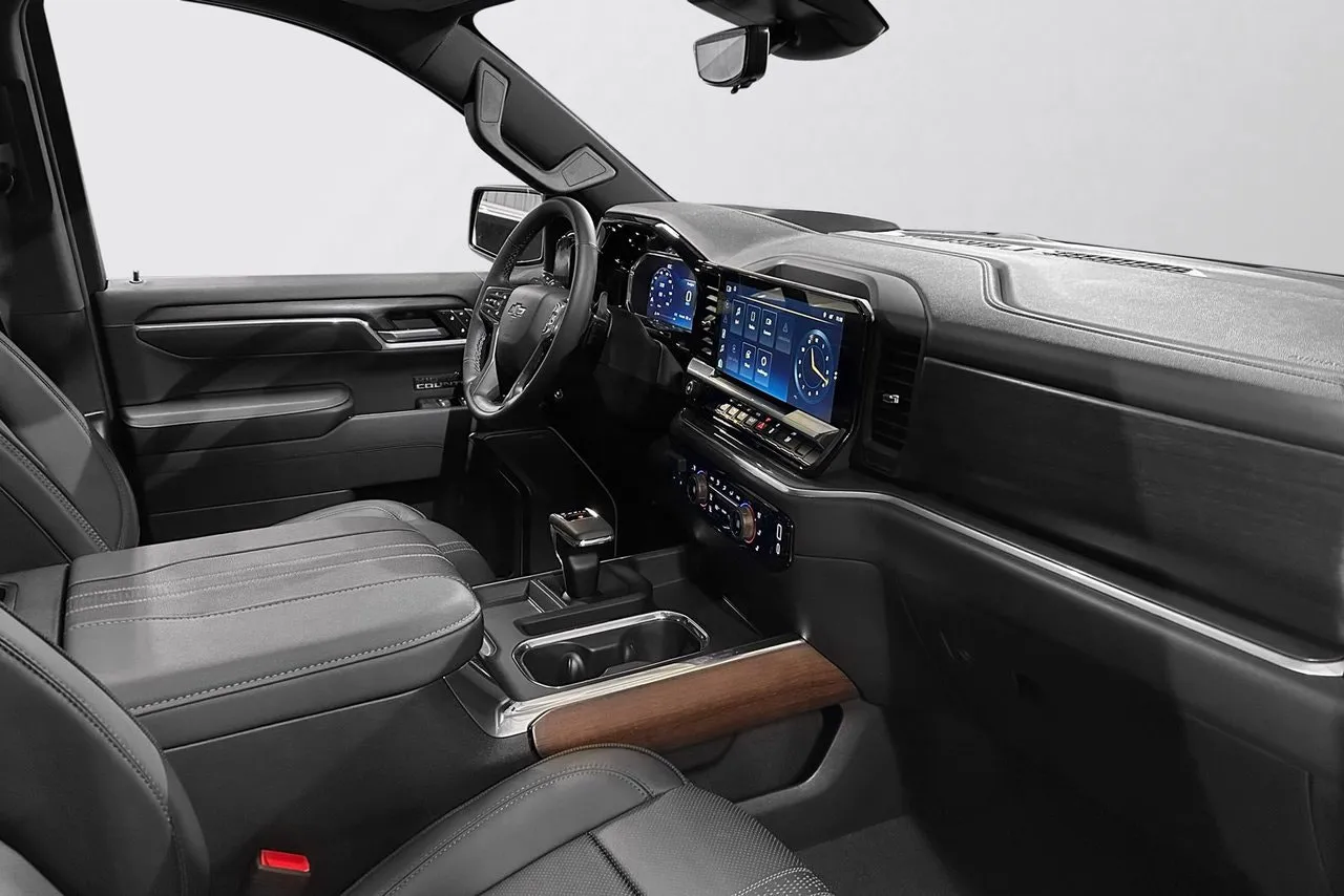 Vehicle image 15