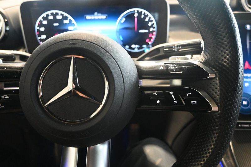 Mercedes GLC300 bild 24