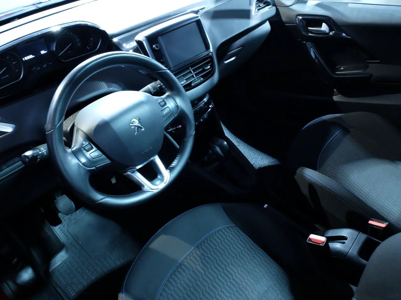 Vehicle image 7