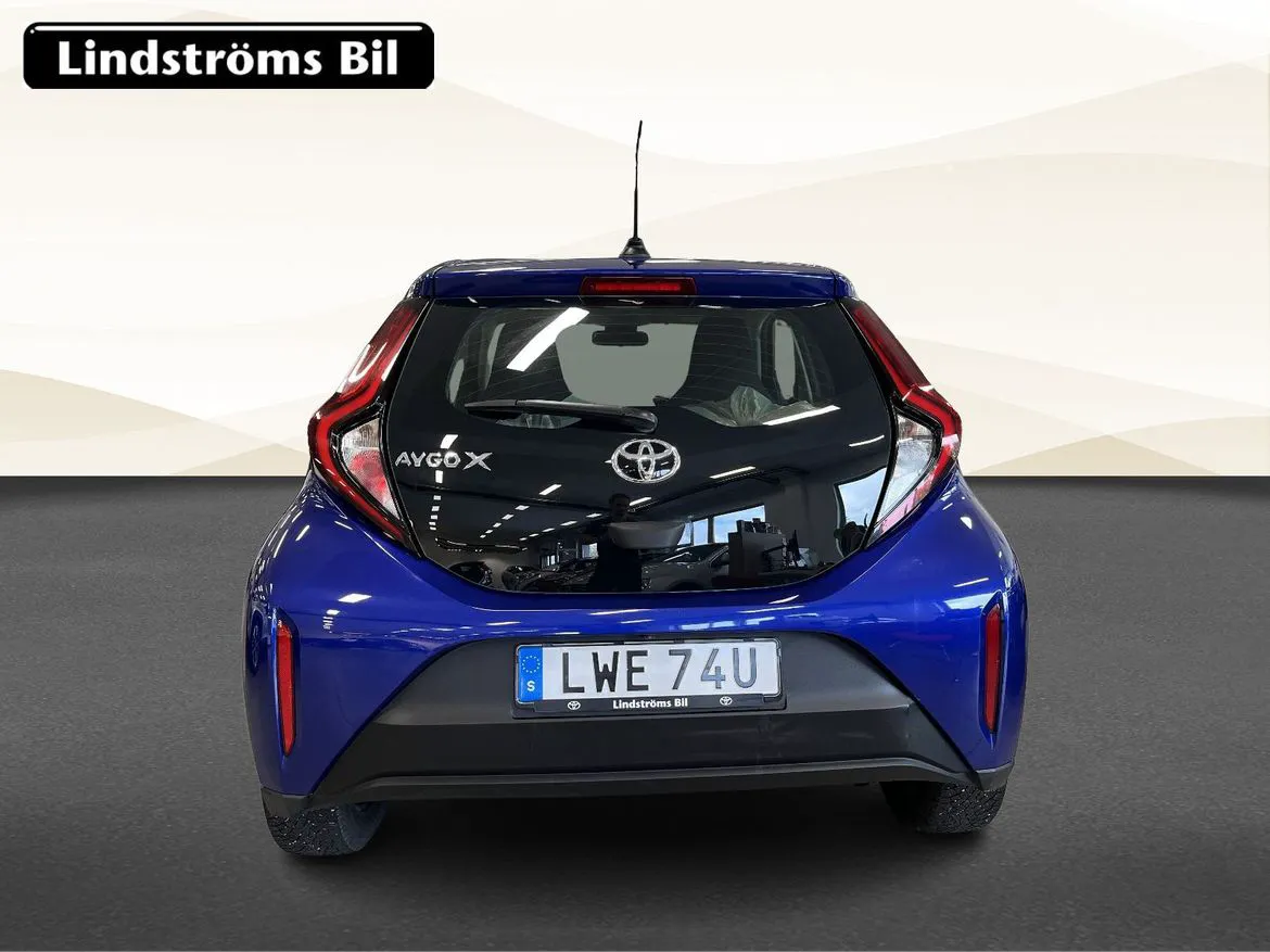 Vehicle image 7