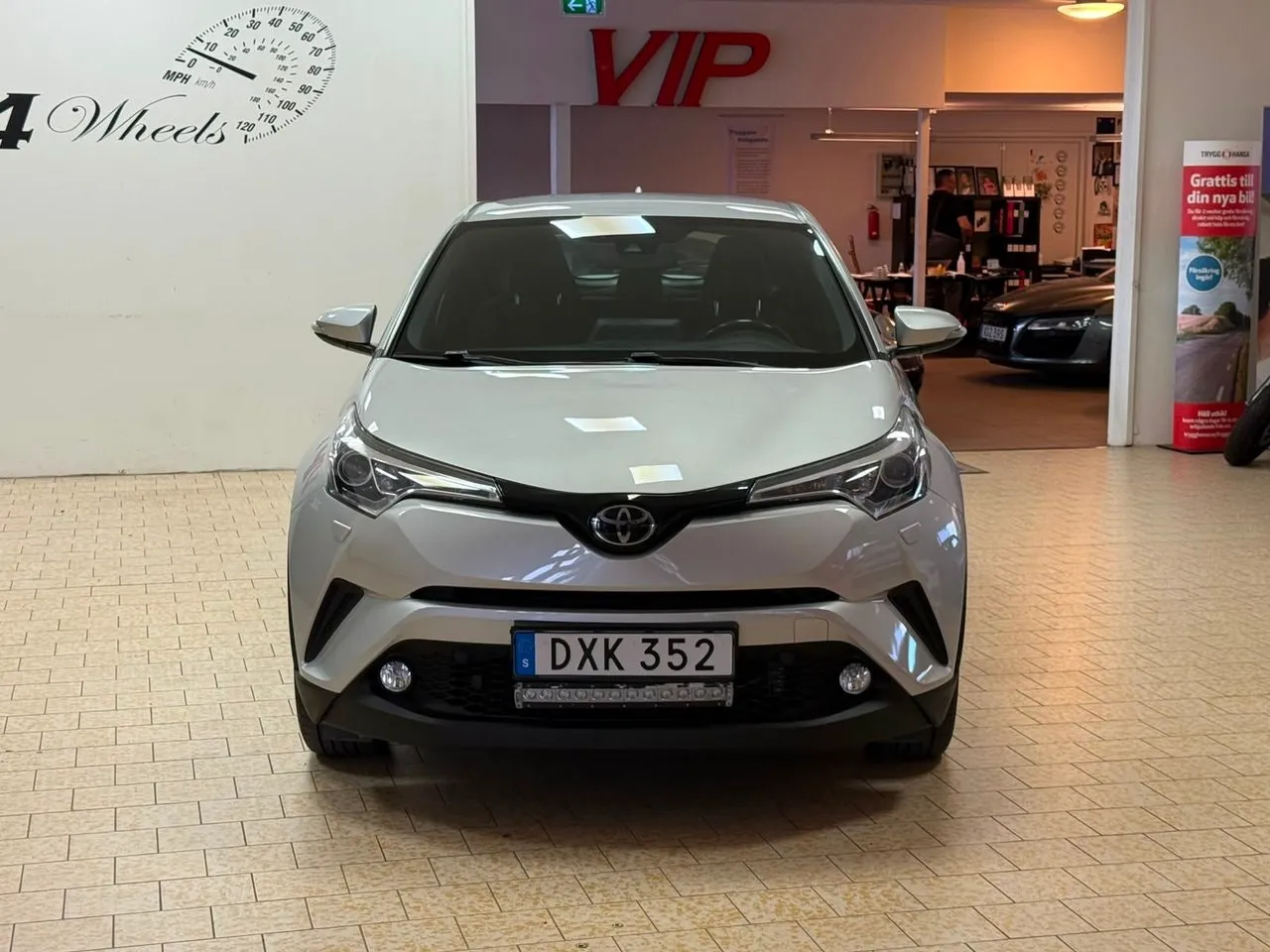 Vehicle image 9