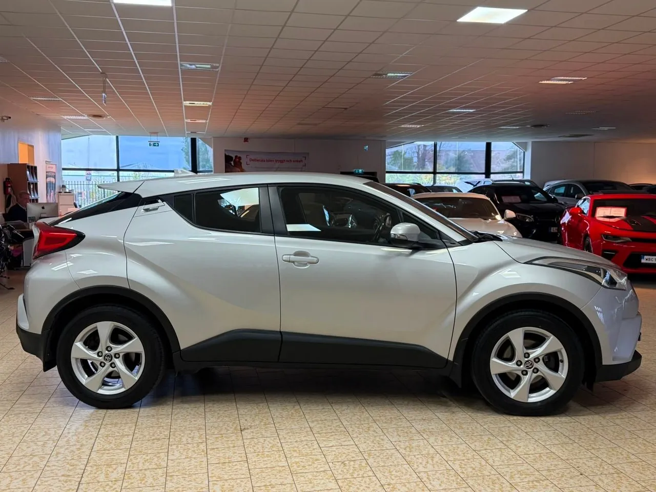 Vehicle image 7