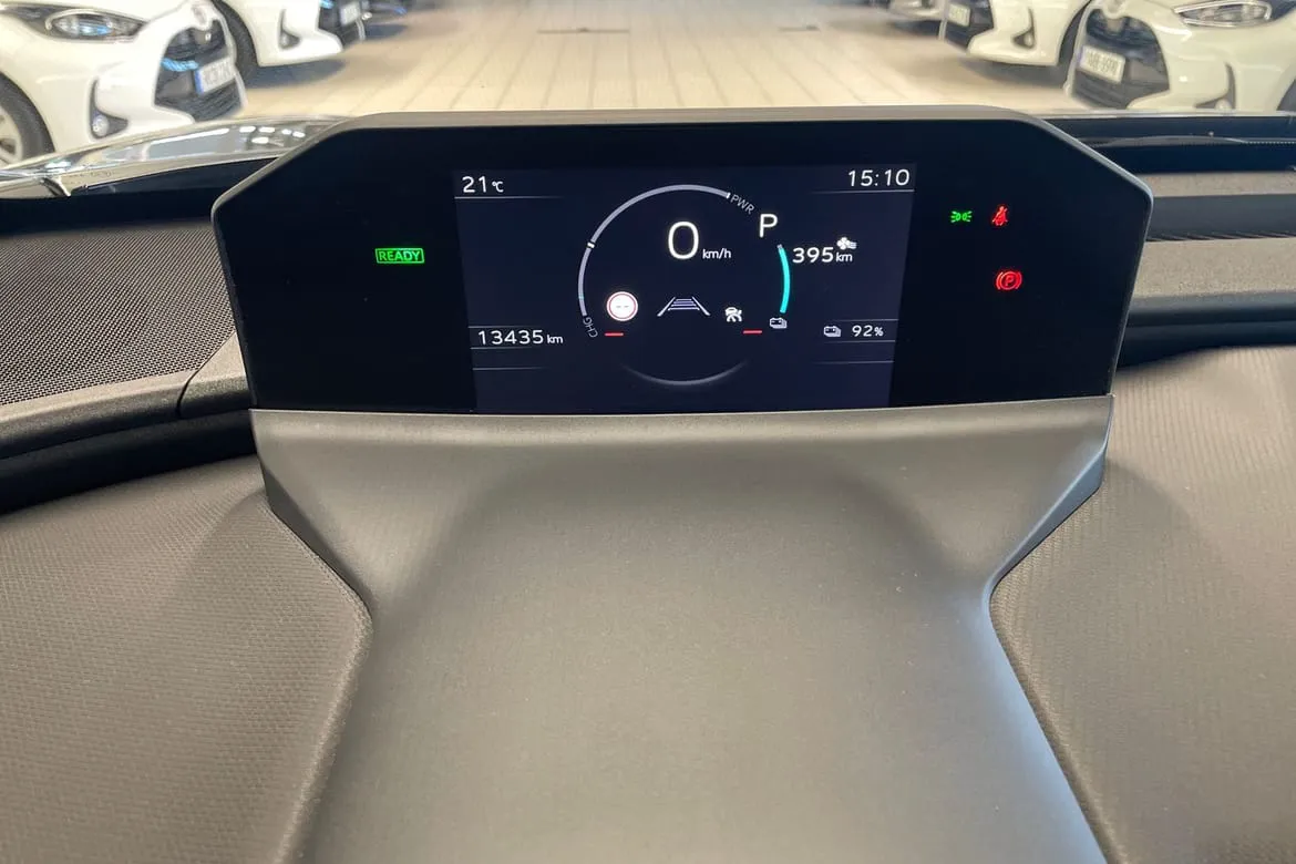 Vehicle image 15