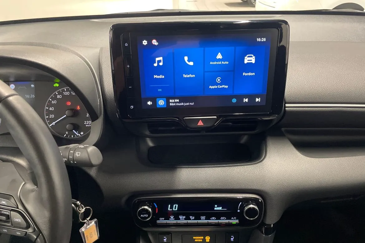 Vehicle image 14