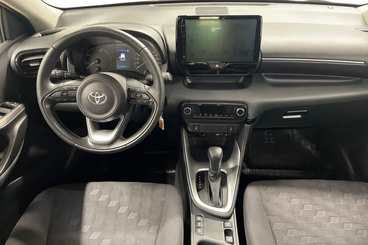 Vehicle image 9