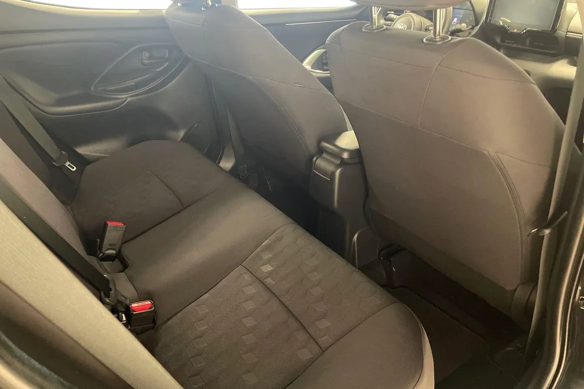 Vehicle image 8