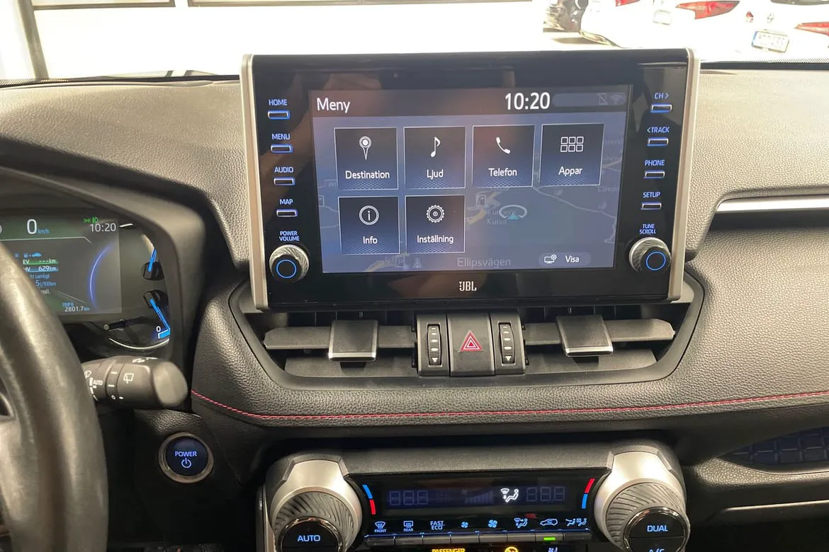 Vehicle image 14