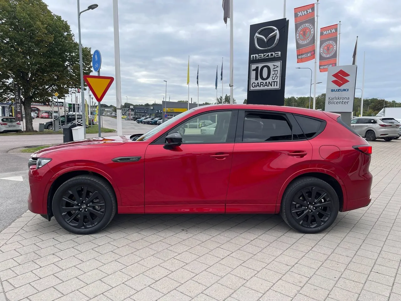 Vehicle image 7