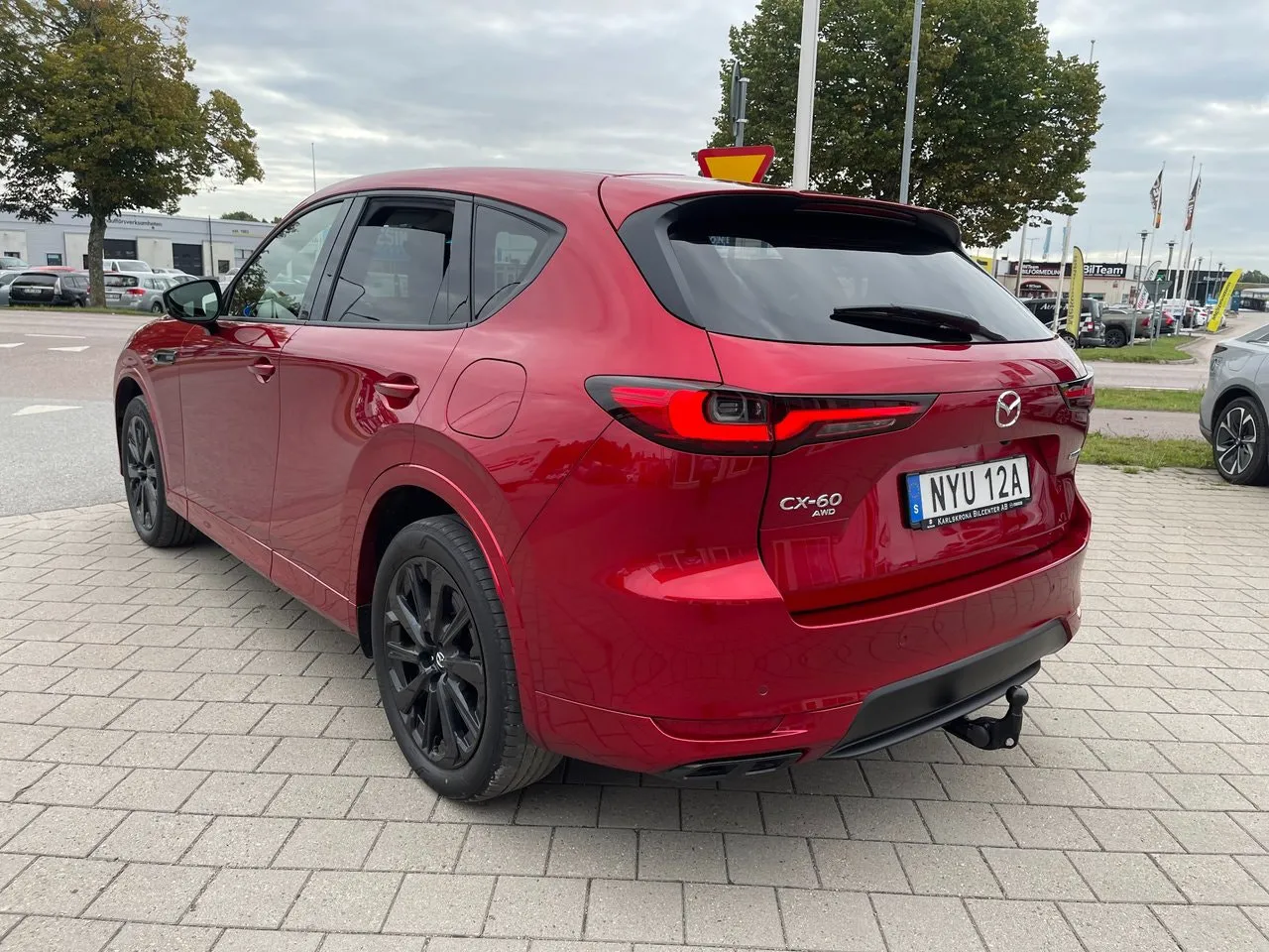 Vehicle image 6