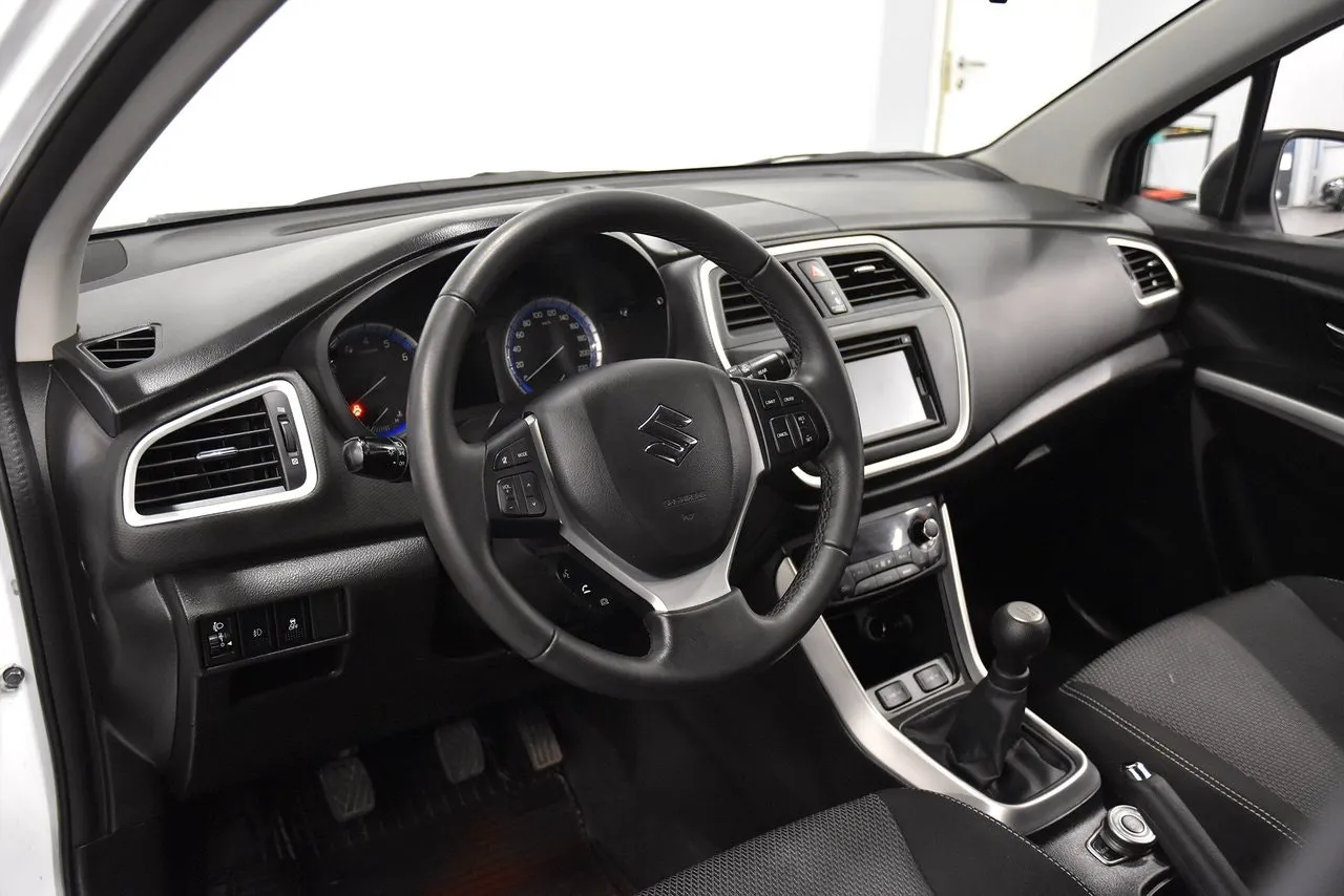 Vehicle image 7