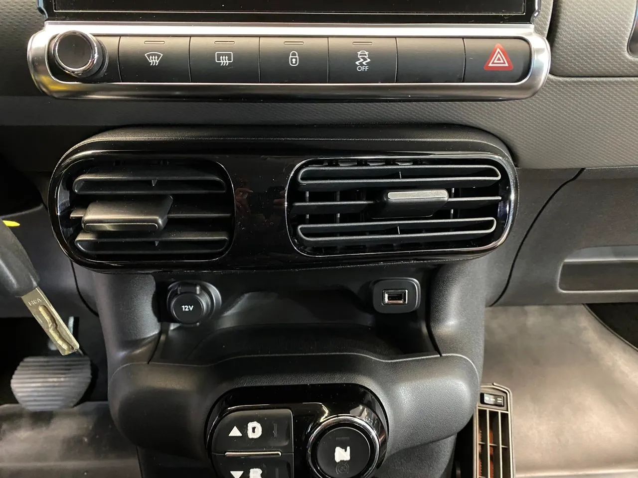 Vehicle image 36