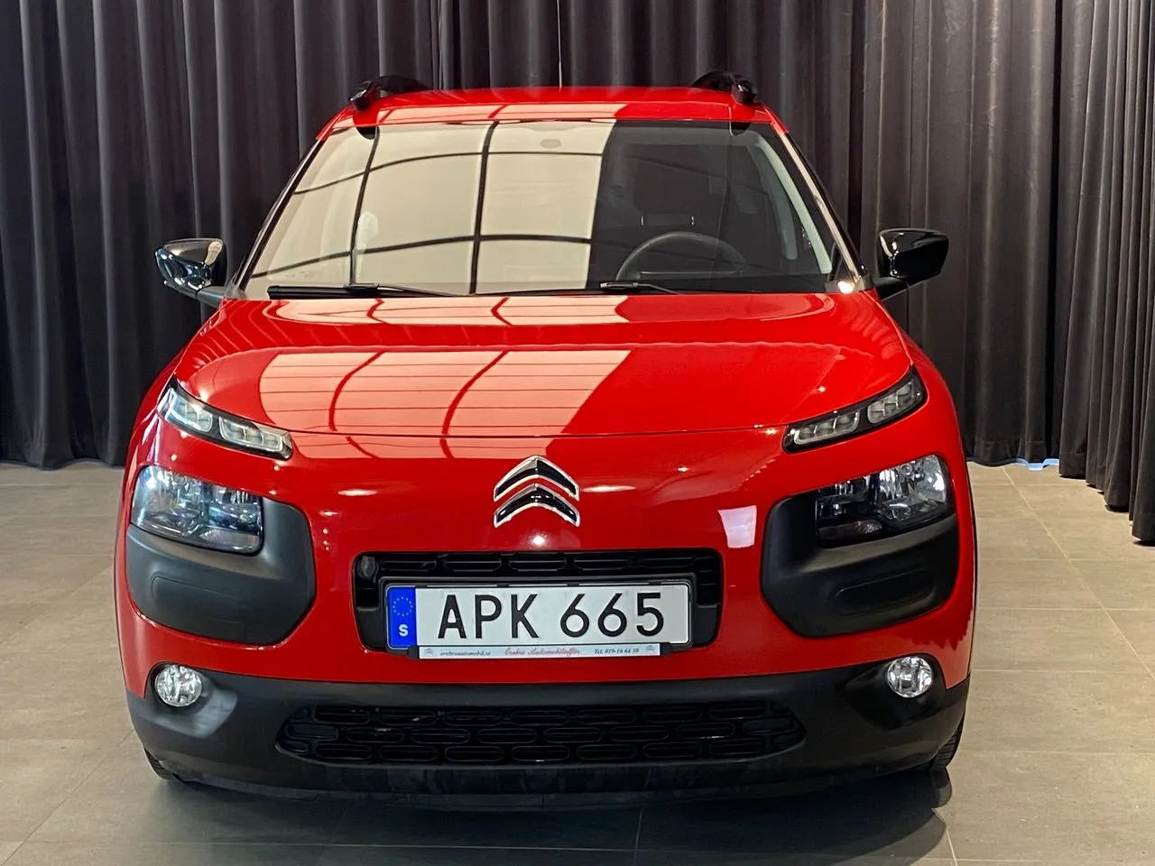 Vehicle image 3