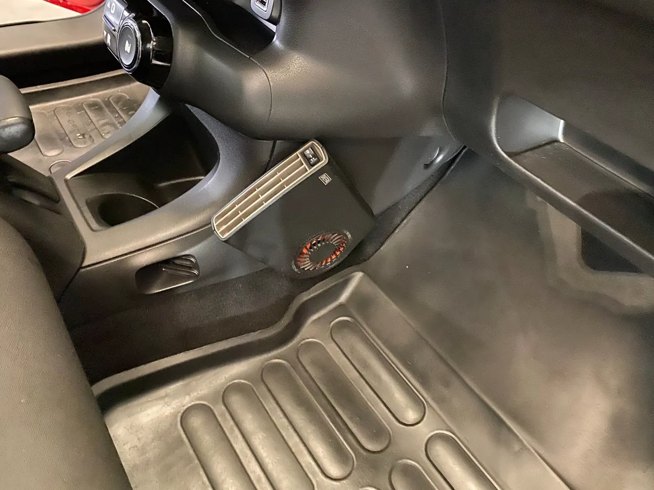 Vehicle image 32