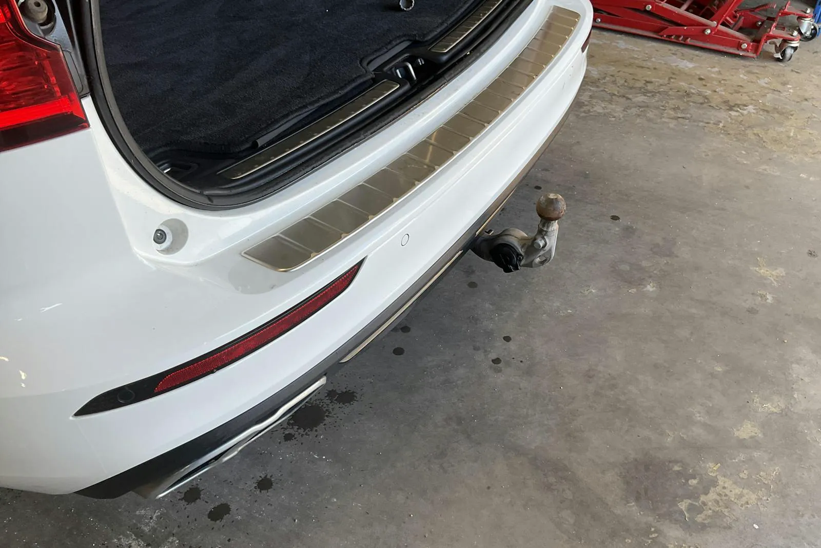 Vehicle image 14