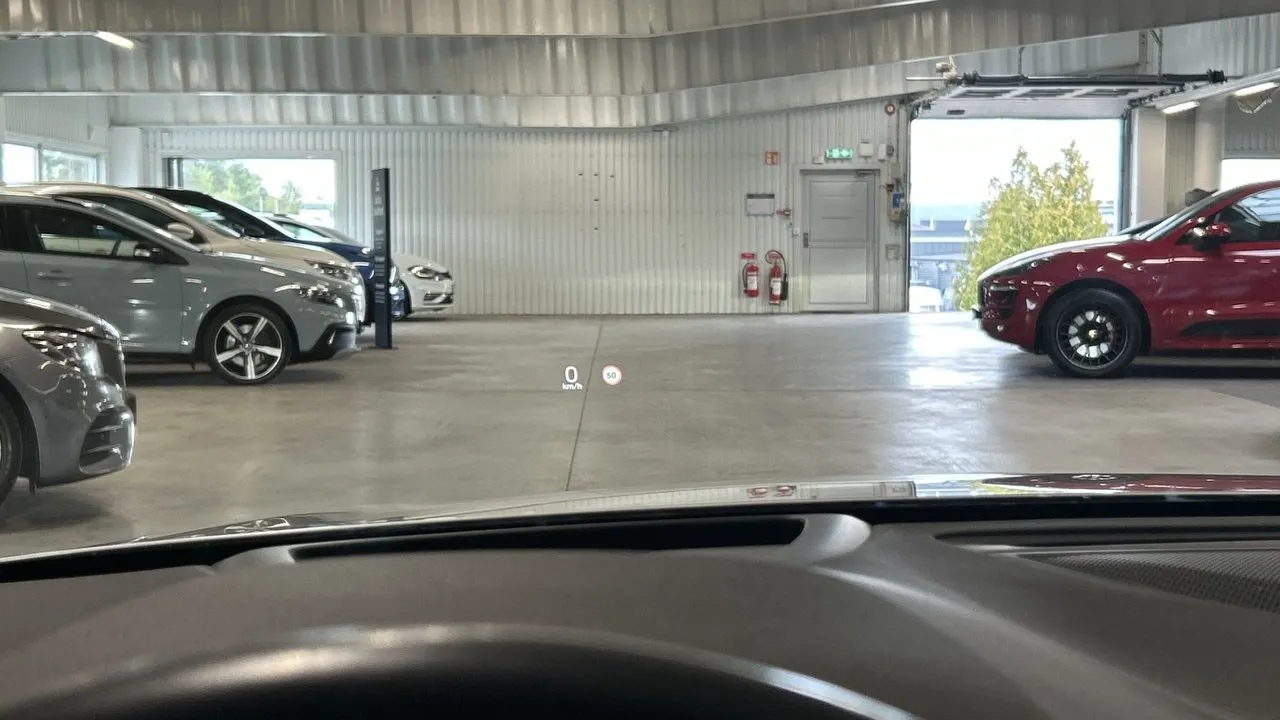 Vehicle image 19