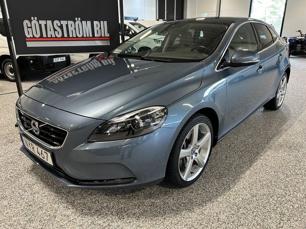 Volvo V40 D3 150hk Summum/18tum,Drag,Pano - 2013